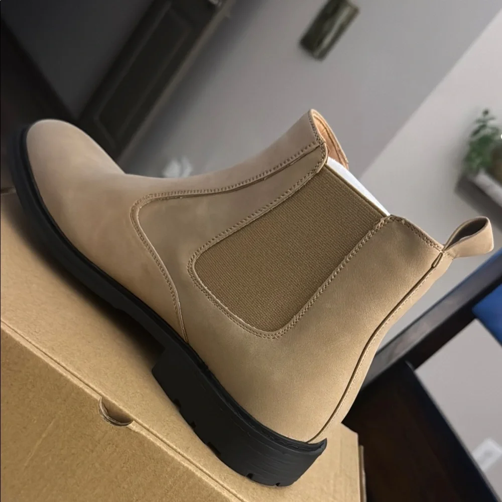 Coutgo Men's Chelsea Boots Leather Slip-on Boot 🥾 Size 10.5 Brand New